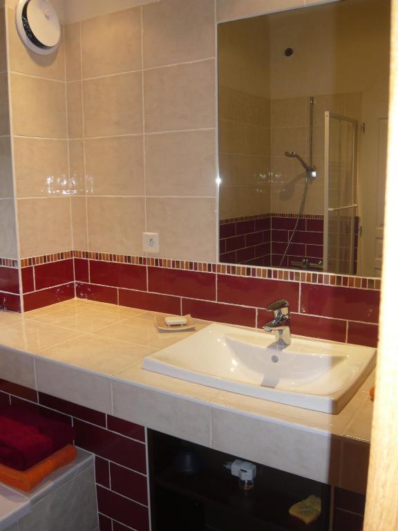 Chambres D'Hotes Grange Carree Saint-Rémy Стая снимка